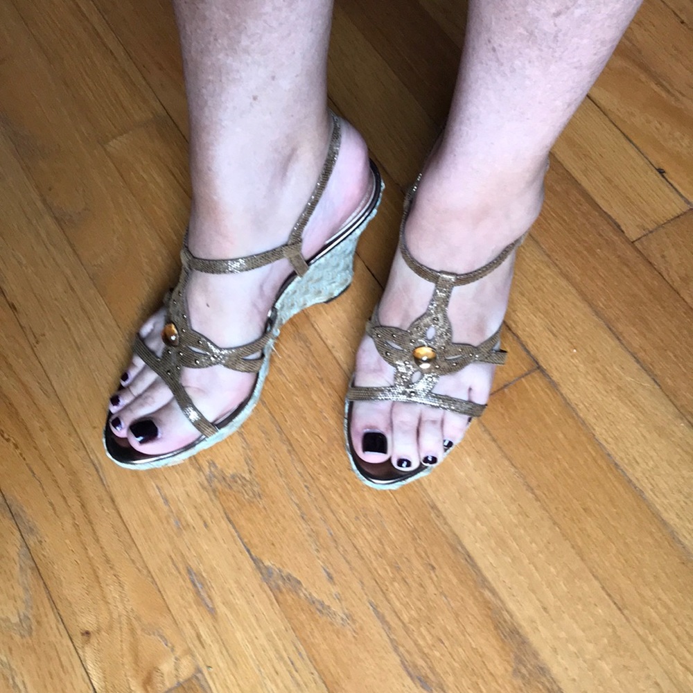 EUC Anne Klein wedge sandals. Size 8
